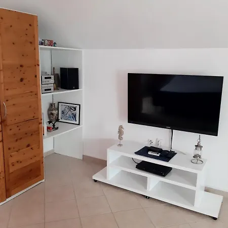 Lilyprimosten2 Primošten